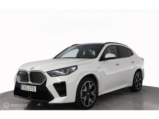 BMW iX2 xDrive30 67 kWh M-Sport, pano, HUD, trekhaak