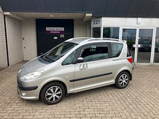 Peugeot 1007 1.6-16V Gentry / AIRCO / NETTE STAAT / APK AUGUSTUS 2027 / NWE BANDEN