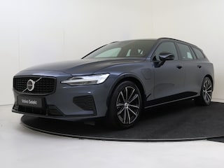 Volvo V60 T8 Plus Dark | Trekhaak | 360 Graden Camera | Stoel en Stuurverwarming |