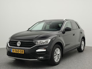 Volkswagen T-Roc 1.5 TSI 150 PK Style | Trekhaak | Achteruitrijcamera | Navigatie | App Connect | Elek. achterklep |