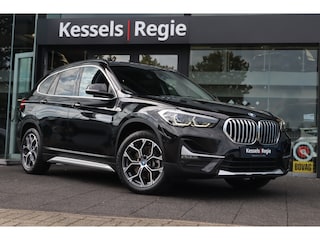 BMW X1 xDrive25e xLine | HuD | CarPlay | LED | Sensoren | Cruise | Stoelverwarming | 18” | Navi
