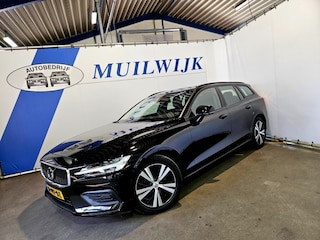 Volvo V60 2.0 B3 Momentum Advantage / CarPlay / Navi / NL Auto