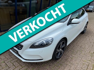Volvo V40 1.6 T2 Momentum 120PK ''18 VELGEN / XENON / PDC