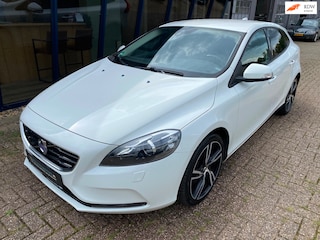 Volvo V40 1.6 T2 Momentum 120PK ''18 VELGEN / XENON / PDC
