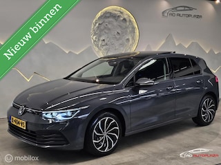 Volkswagen Golf 1.5 TSI Life Panorama/IQ Light/Carplay/Stoelverwarming