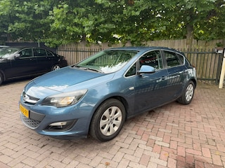 Opel Astra 1.4 Business +|Airco|Cruise|PDC|Navi|APK 02-2027|
