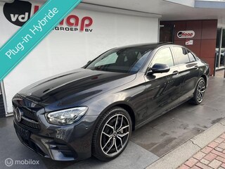Mercedes-Benz E-klasse 300 e 4MATIC AMG Line AMBIENTE DUBBEL SCHUIF BURMEISTER ELE TREKHAAK ETC SOH 96%