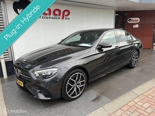 Mercedes-Benz E-klasse 300 e 4MATIC AMG Line AMBIENTE DUBBEL SCHUIF BURMEISTER ELE TREKHAAK ETC SOH 96%
