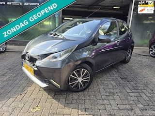 Toyota Aygo 1.0 VVT-i x-play | 1E EIGENAAR | 3/6 OF 12MND GARANTIE | CAMERA | AIRCO | LMV | NW APK |