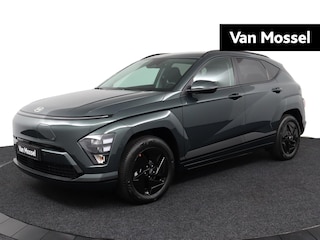 Hyundai Kona Long Range Pure Edition 64.8 kWh | Uit Voorraad Leverbaar | Apple Carplay/Android Auto | Stoelverwarming | Navigatiesysteem Full Map |