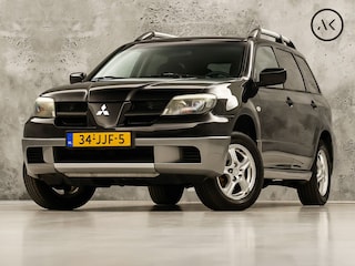 Mitsubishi Outlander 2.0 Travel (CLIMATE, CRUISE, NAP, SPORTSTOELEN, GETINT GLAS, TREKHAAK, ELEK PAKKET, NIEUWSTAAT)