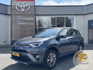 Toyota RAV4 2.5 Hybrid AWD ENERGY TREKHAAK 1650KG TREKGEW EL-ACHTERKLEP PARK-SENSOREN NAVI KEYLESS 17'' LM-VELGEN CRUISE CLIMA BLUETOOTH