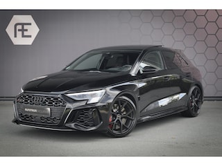 Audi A3 Sportback 2.5 TFSI RS 3 quattro | MASSAGE | RS STOELEN | PANORAMADAK | CAMERA | CARBONSPOILER | SFEERVERLICHTING |