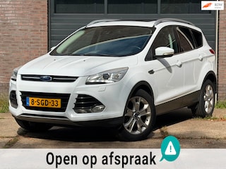 Ford Kuga 150pk Titanium | Trekhaak | Pano | 2.000kg trekgewicht | Stoelverwarming