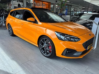 Ford Focus Wagon 2.3 EcoBoost 280pk ST-3 Orange Fury I Pano