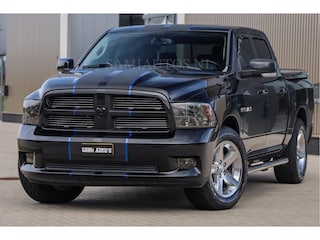 Dodge Ram SPORT | BLACK | 5.7 V8 HEMI | DC | ZEER DIK | 4X4 | DUBBELE CABINE | 5 PERSOONS |