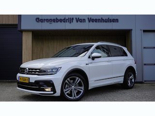 Volkswagen Tiguan 2.0 TSI 180pk DSG 4Motion 2x R-Line & Highline Pano.Dak Exclusive-Leder Trekhaak 19inch LM Virtual Cockpit *1e Eigenaar* NL Auto!