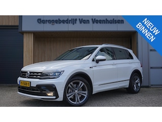 Volkswagen Tiguan 2.0 TSI 180pk DSG 4Motion 2x R-Line & Highline Pano.Dak Exclusive-Leder Trekhaak 19inch LM Virtual Cockpit *1e Eigenaar* NL Auto!