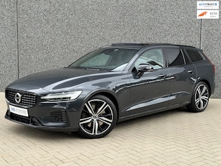Volvo V60 2.0 T8 Twin Engine AWD R-Design | Pano | Dodehoekassistent | Carplay | Harman Kardon | Rijhulp | Rijstrookassistent |
