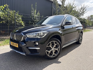 BMW X1 xDrive20i High Executive / AUTOMAAT / LEER / NAVI / CRUISE / TREKHAAK / 105dkm!