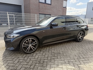 BMW 3-serie Touring 330e xDrive M-Sport | Facelift | Pano | Carplay | 292PK | Carbon | Keyless | SOH 93% | MARGE