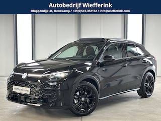 Volkswagen T-Roc 1.5 eTsi R-Line First Edition | H&K | Trekhaak | Pano | Black-style | Licht-pakket (IQ.Light)