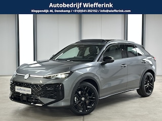 Volkswagen T-Roc 1.5 eTsi R-Line First Edition | Trekhaak | Pano | Black-style | Licht-pakket (IQ.Light)