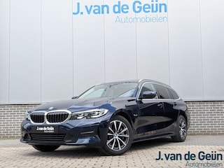 BMW 3-serie Touring 330e eDrive Edition | Panorama | Trekhaak | Sportst | 1e Eig | Parking Pack | 100% Dealeroh