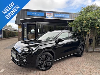 Volkswagen T-Roc 1.5 eTSI DSG R-Line|360 Camera|Head Up|Acc|App-Co