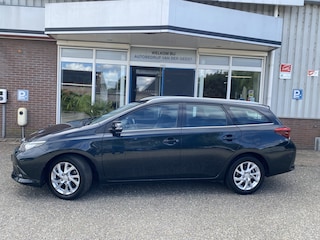 Toyota Auris Touring Sports 1.2T 116 PK Aspiration Trekhaak DAB 1300 KG Trekgewicht