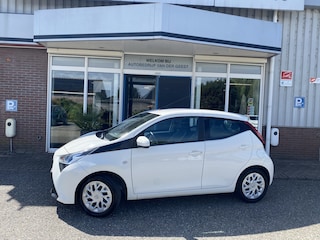 Toyota Aygo 1.0 VVT-i x-play limited Afn. Trekhaak Android Auto Apple Carplay