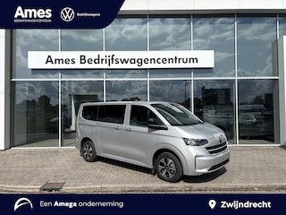 Volkswagen Transporter Caravelle L1 Life 64 kWh 136 Pk | 9 Persoons | Achteruitrijcamera | Warmtepomp | Prijs is INCL BTW & BPM Carplay/Android auto | Parkeersensoren | Prijs is INCL BTW & BPM