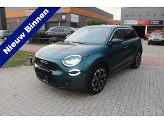 Fiat 600 e La Prima 54 kWh Leder-Clima-Cruise-Navi-Camera.