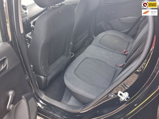Hyundai i10 1.0i i-Drive Sound