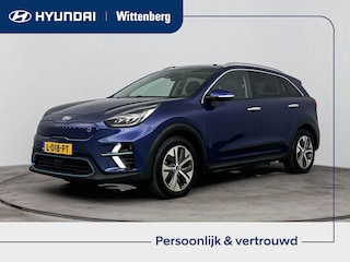 Kia Niro e-Niro DYNAMICPLUSLINE 64 kWh | WLTP 481 KM! GROTE BATTERIJ | 3 FASE | CAMERA | APPLE CARPLAY & ANDROID AUTO | 1e EIGENAAR | ORIGINELE NEDERLANDSE AUTO | NAVI | CLIMA | CRUISE | OPEN DAK | STUUR- & STOELVERWARMING | HALF LEDER | 17'' LM VELGEN | PRIVACY GLASS |
