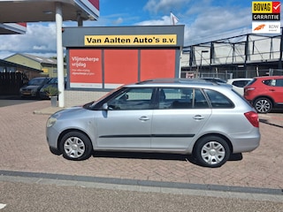 Skoda Fabia Combi 1.4-16V Ambiente prijs is incl nieuwe apk, afleverings beurt en 3 maand garantie op motor en versnellingsbak