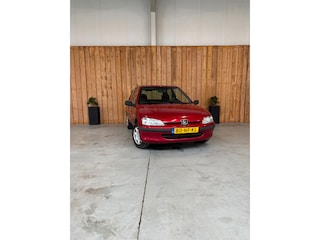 Peugeot 106 1.1 XT *Nw. Distributieriem*Nw. APK*