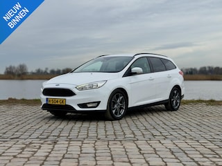 Ford Focus Wagon 1.5 Titanium|17"LM|Stoel/Stuur Verwarming