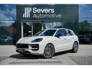 Porsche Cayenne 3.0 E-Hybrid | Sport Design | Kreide metallic | Luchtvering | Panoramadak | Achterasbesturing | Sport-uitlaatsysteem | Sport-chrono-pakket | SoftClose | Bose |  22-inch 911 Turbo Design | 18-voudige stoelen |