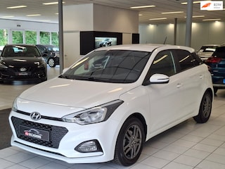 Hyundai i20 1.2 4 Cilinder Cruise/Bluetooth/PDC/Stoel en stuurverwarming!