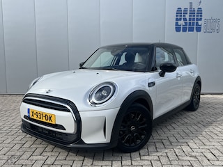 Mini Cooper 5-Deurs 1.5 136 pk Camden Edition Navigatie Led koplampen Clima + Cruise Control Parkeersensoren Dab Lmv Spiegelpakket NL Auto