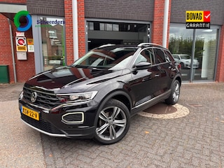 Volkswagen T-Roc 1.5 TSI Sport,Navi,Camera,Trekhaak,1 jaar Bovag garantie