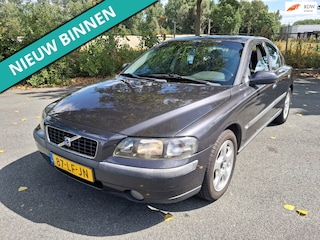 Volvo S60 2.4 LEUKE AUTO RIJDT EN SCHAKELT GOED