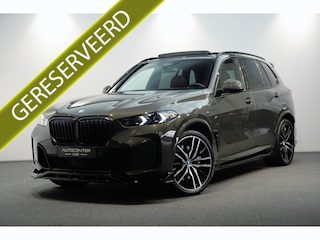 BMW X5 xDrive50e M-Sport | VOL OPTIE | B&W | SkyLounge | Pano | Soft Close | Trekhaak | BTW