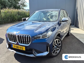 BMW X1 xDrive25e 245PK AUTO | 1e eigenaar | Head-up Display | 360GR Camera | App connect | Keyless | Climate control Cruise control | Navi | DAB | LED | 19"LMV