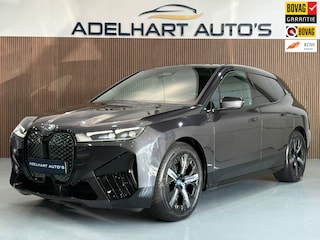 BMW iX XDrive50 Business Edition Plus 112 kWh / Panoramadak / Full map navigatie / Cruise control / Camera / Stoelverwarming