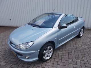 Peugeot 206 CC 1.6-16V ( GEEN APK / ZO MEE! )