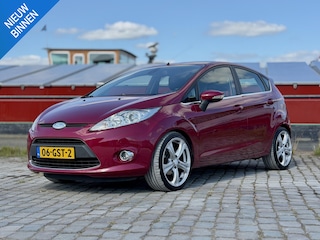 Ford Fiesta 1.25 Titanium|Verwarmde voorruit|Cruise|Trekhaak