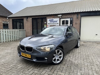 BMW 118d Business+ Sportstoelen Trekhaak