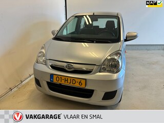Daihatsu Cuore 1.0 Premium 5 deurs met ruimte- Betrouwbare Automaat met de complete historie onderhoud door ons aanwezig.